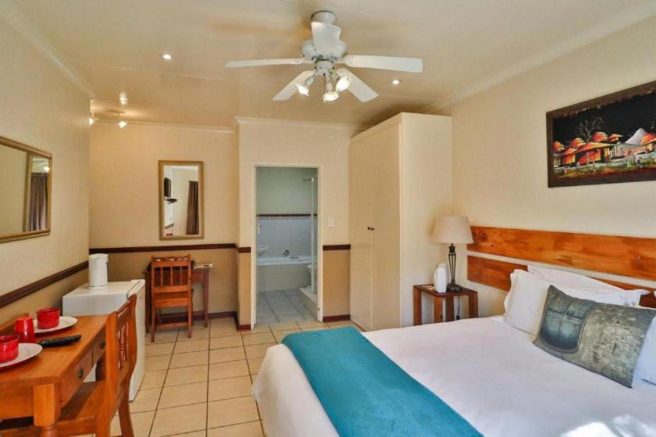 The Link Guest Lodge Kempton Park Esterno foto