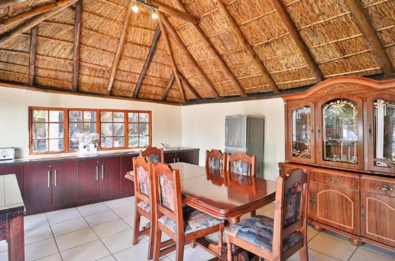The Link Guest Lodge Kempton Park Esterno foto