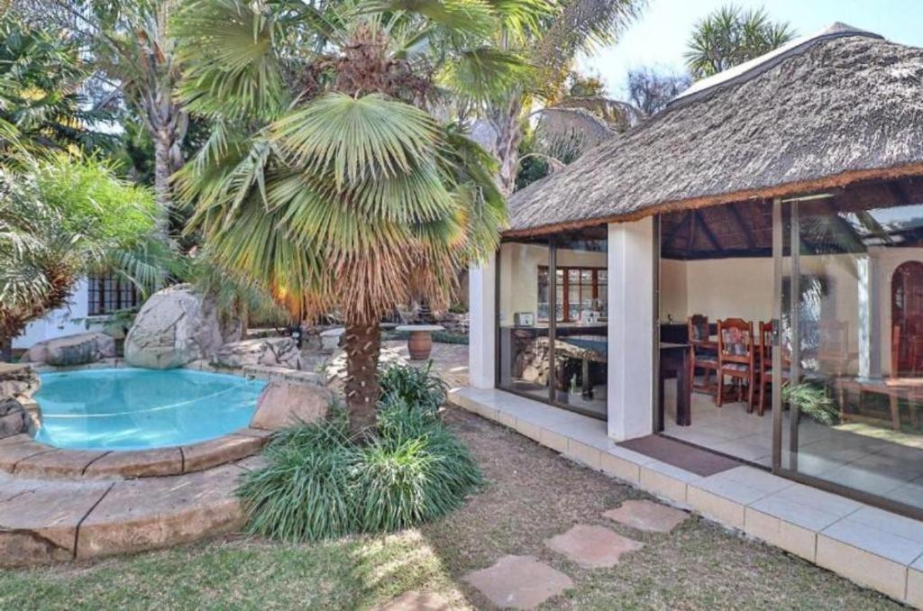 The Link Guest Lodge Kempton Park Esterno foto