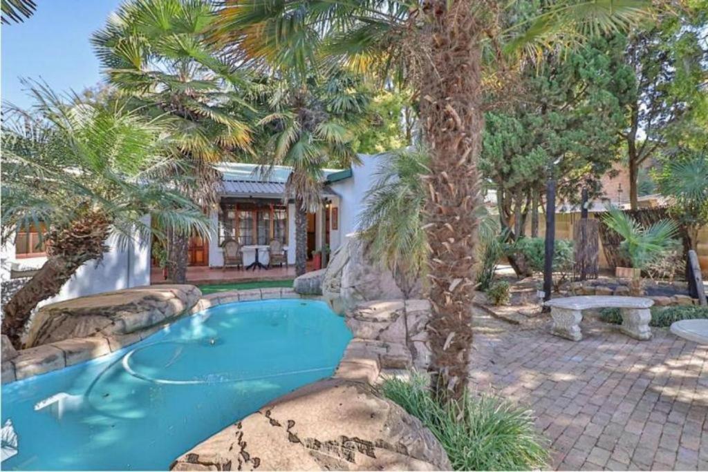 The Link Guest Lodge Kempton Park Esterno foto